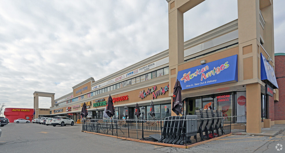 10720 Yonge St, Richmond Hill, ON à louer - Photo principale – Image 1 sur 6