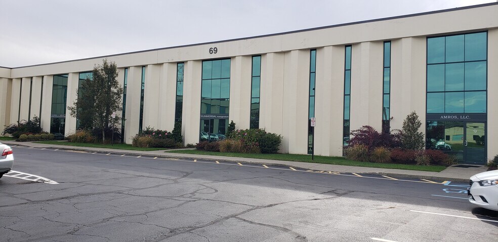 67-71 Veronica Ave, Somerset, NJ à louer - Photo de l’immeuble – Image 3 sur 5