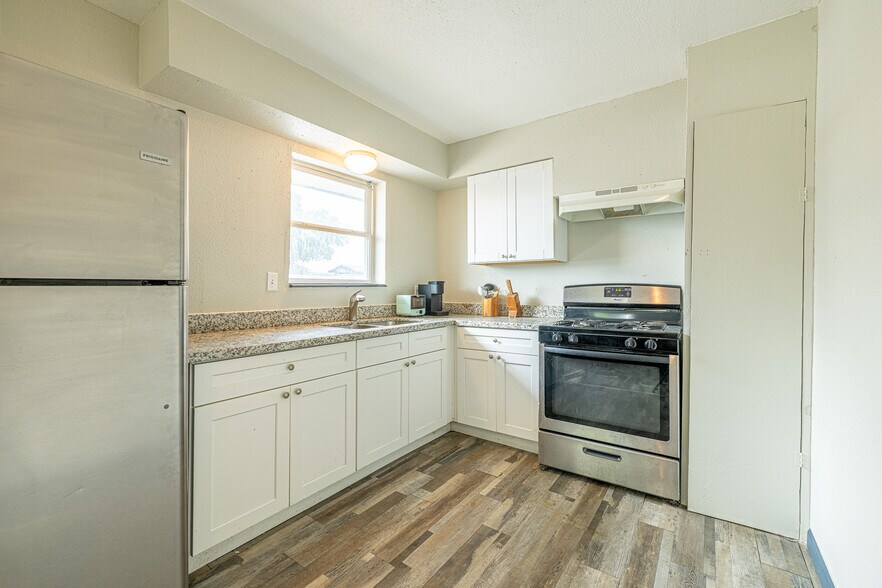 4806 6th St, Bacliff, TX à vendre - Photo intérieure – Image 3 sur 12