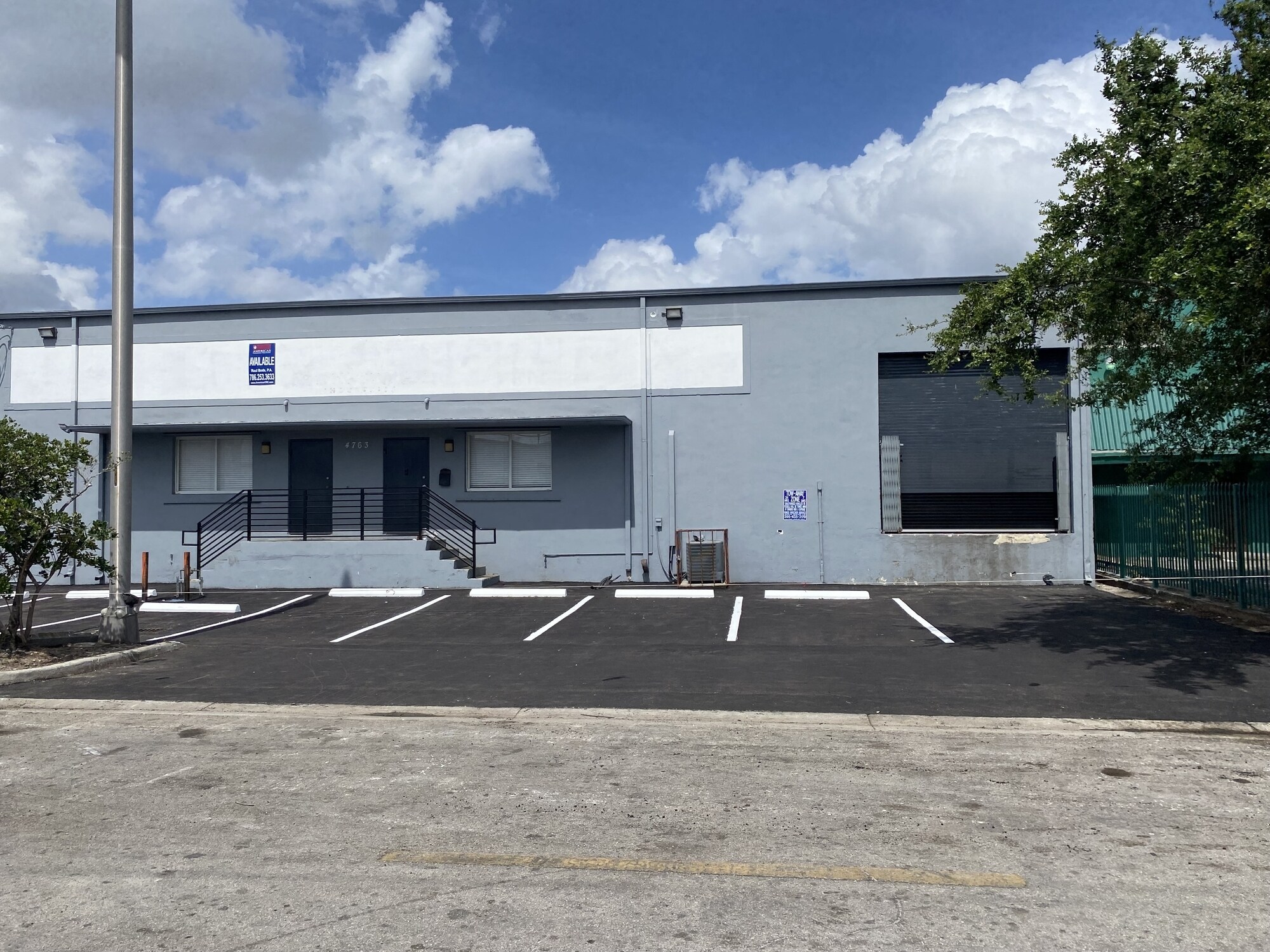 4763 E 11th Ave, Hialeah, FL à louer Photo de l’immeuble– Image 1 sur 9