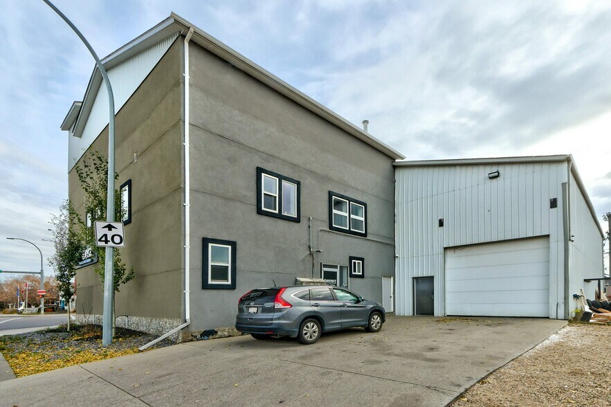 9903 76th Ave NW, Edmonton, AB à vendre - Photo de l’immeuble – Image 3 sur 10
