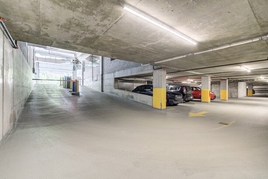 5773-5781 Boul Gouin O, Montréal, QC à louer - Photo de l’immeuble – Image 2 sur 16