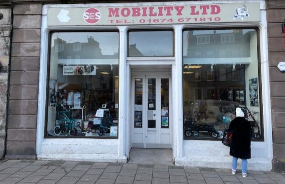 116 High St, Montrose à louer - Photo de l’immeuble – Image 1 sur 1