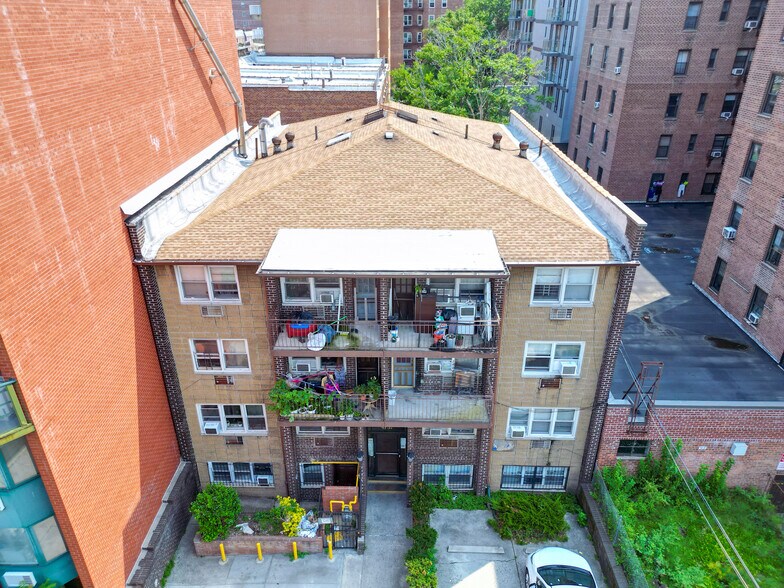 4137 Parsons Blvd, Flushing, NY à vendre - Photo de l’immeuble – Image 3 sur 11