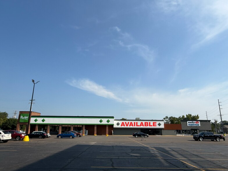 Oak Hill Rd, Evansville, IN à louer - Photo de l’immeuble – Image 3 sur 7