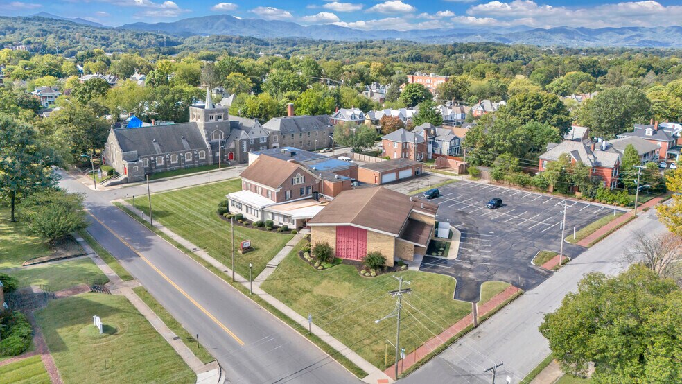 1001 Franklin Ave SW, Roanoke, VA à vendre - Photo de l’immeuble – Image 3 sur 7