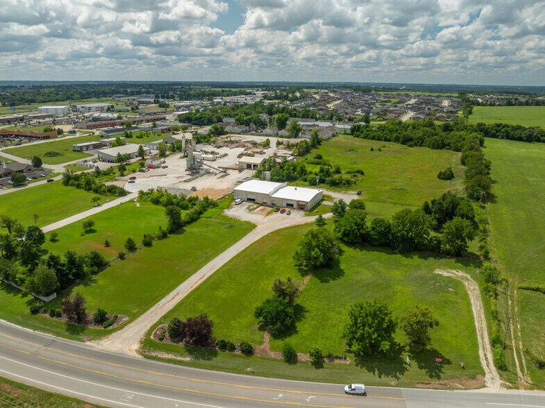 2420 W State Highway CC, Ozark, MO à vendre - Photo de l’immeuble – Image 3 sur 6