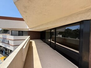 11660-11690 Gateway Blvd, Los Angeles, CA à louer Photo intérieure– Image 1 sur 1