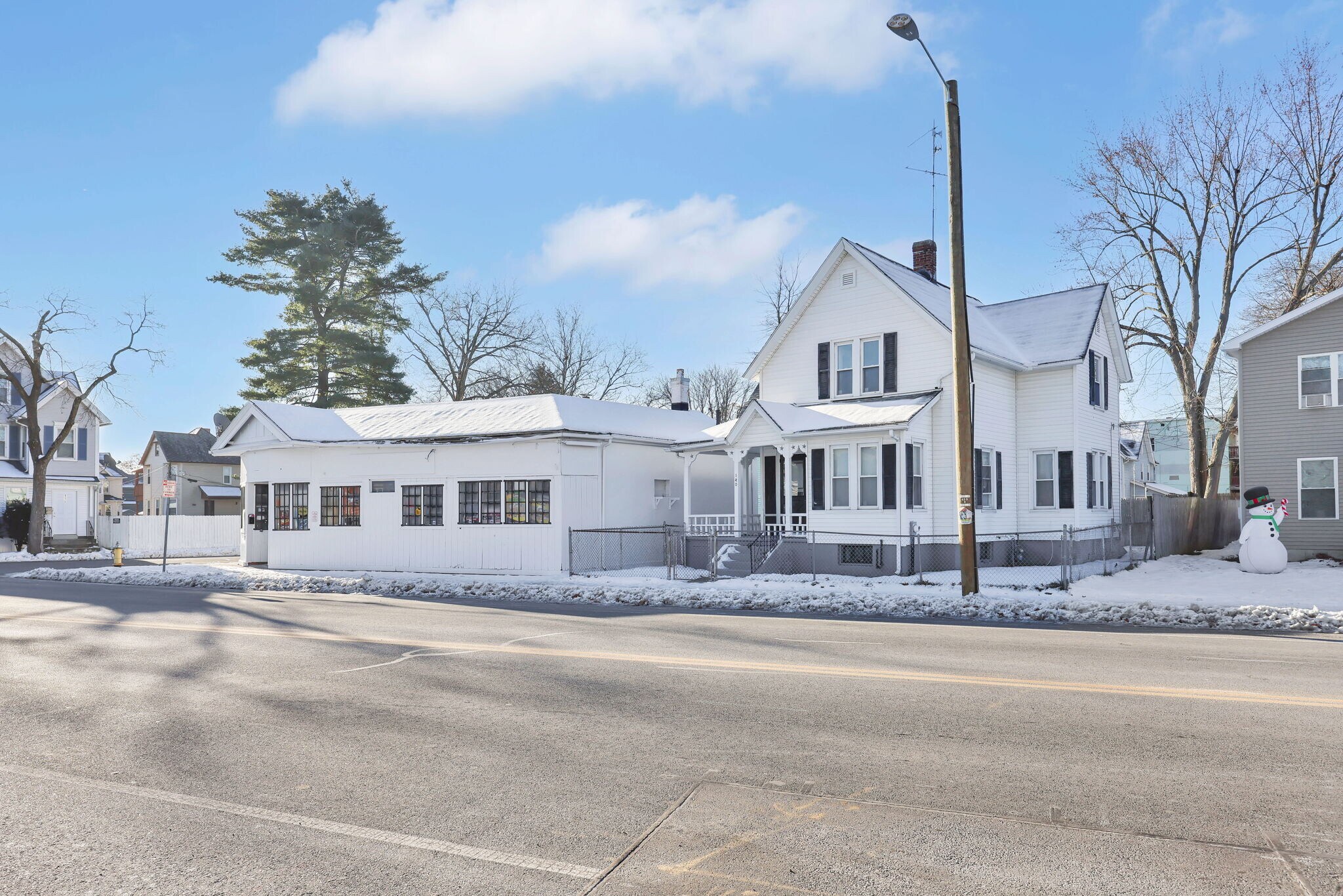 142 Dickinson St, Springfield, MA à vendre Photo principale– Image 1 sur 46