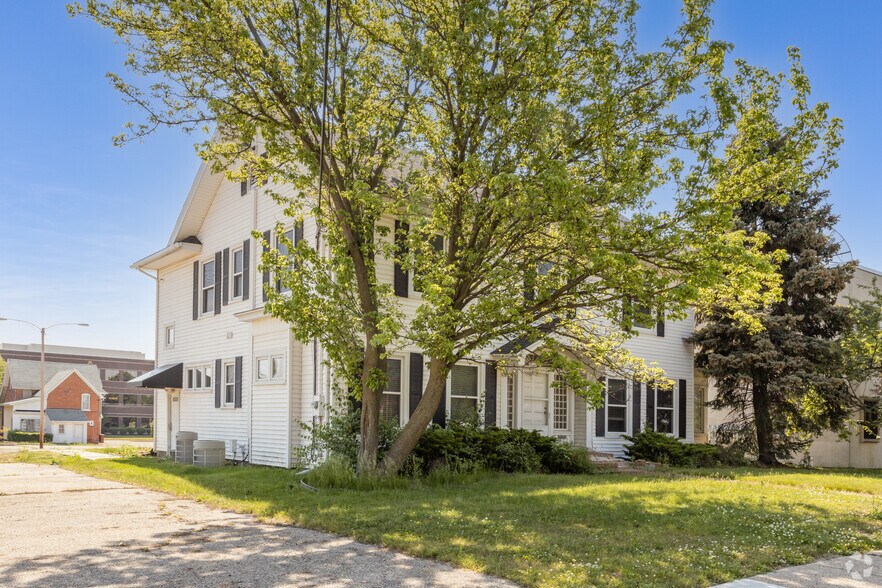 611 S Walnut St, Lansing, MI à vendre - Photo de l’immeuble – Image 3 sur 3