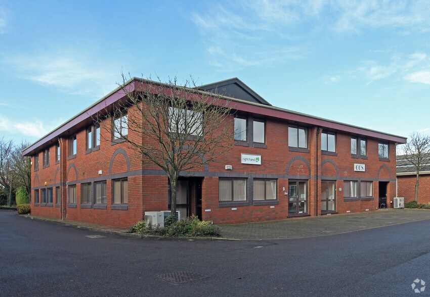 Coronation Rd, High Wycombe à louer - Photo de l’immeuble – Image 3 sur 6