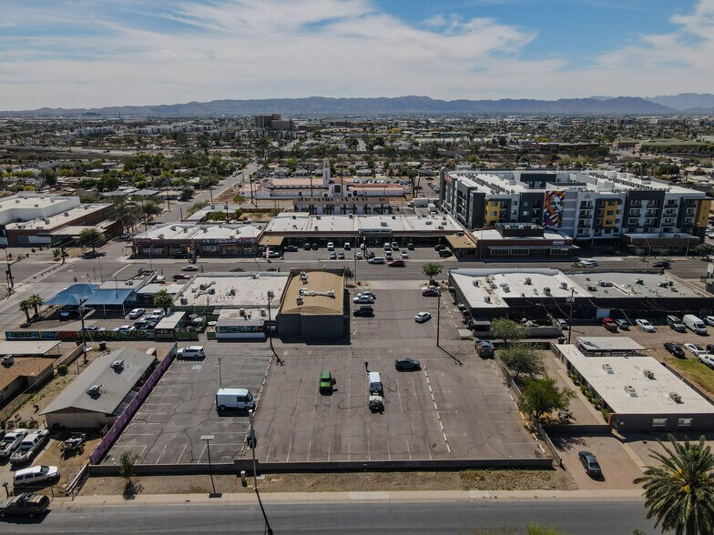 1730 E McDowell Rd, Phoenix, AZ à louer - Photo de l’immeuble – Image 2 sur 9