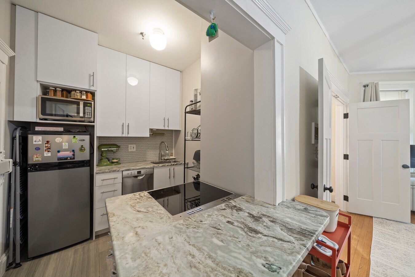 70 Fenway, Boston, MA 02115 - Lot 35 -  - Photo intérieure - Image 1 of 11