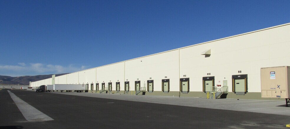 425 E Sydney Dr, Mccarran, NV à louer - Photo de l’immeuble – Image 2 sur 9