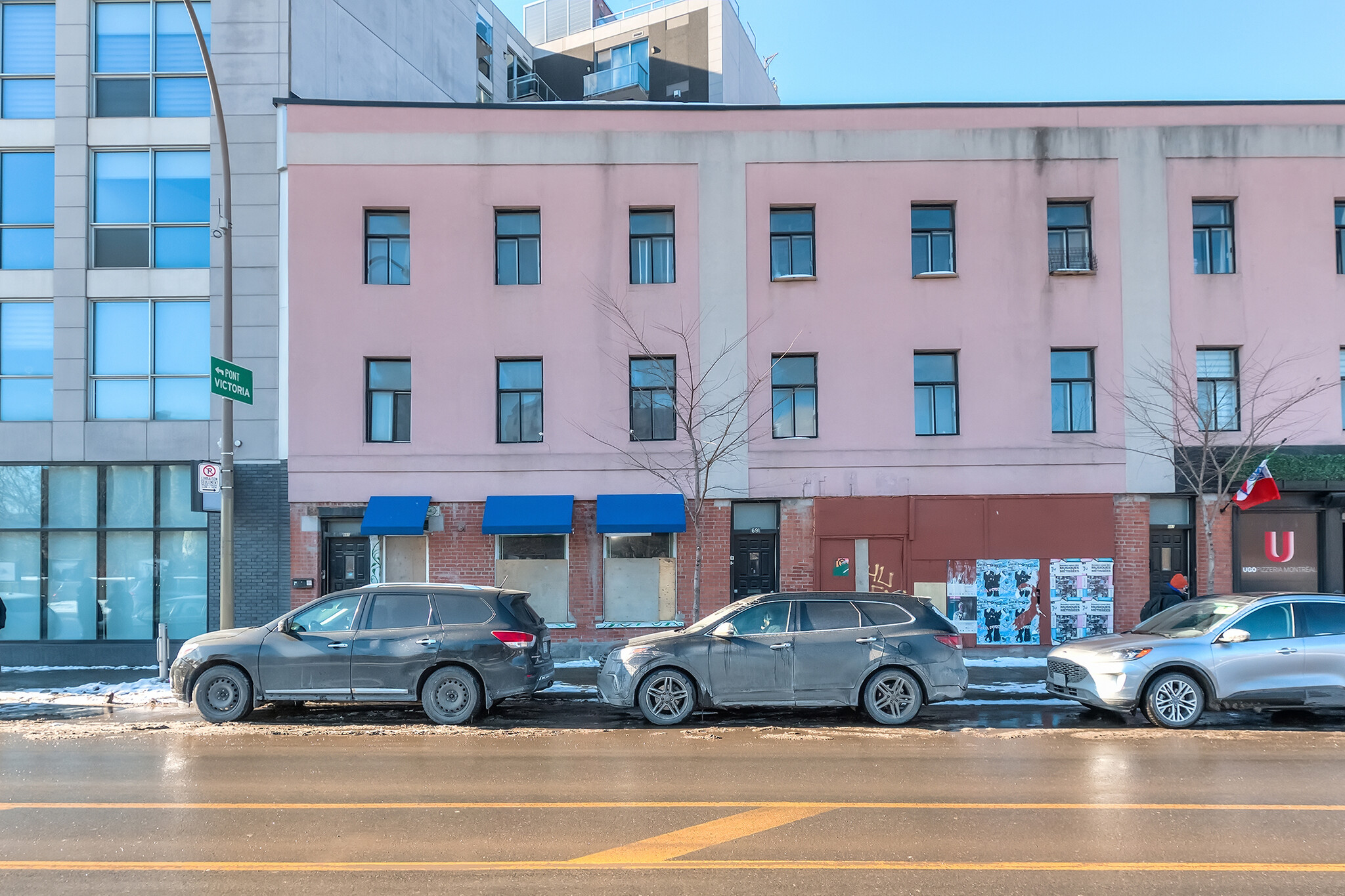 695 Rue De La Commune O, Montréal, QC à louer Photo principale– Image 1 sur 4