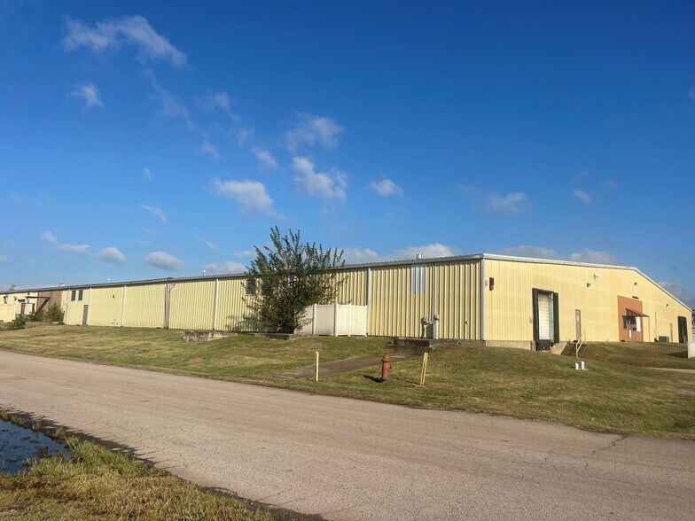 810 S 28th St, Van Buren, AR à louer - Photo de l’immeuble – Image 3 sur 11