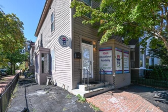 400 8th St NE, Washington, DC à louer Photo intérieure– Image 1 sur 2