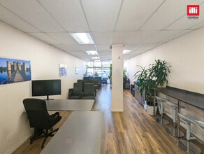 12737 Glenoaks Blvd, Sylmar, CA à louer Photo intérieure– Image 2 sur 2