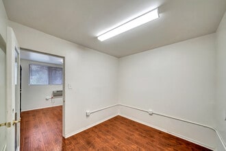 4914 Lankershim Blvd, North Hollywood, CA à louer Photo intérieure– Image 2 sur 10