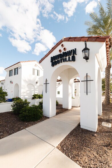 2625 W Queen Creek Rd, Chandler, AZ à louer - Photo de l’immeuble – Image 2 sur 13