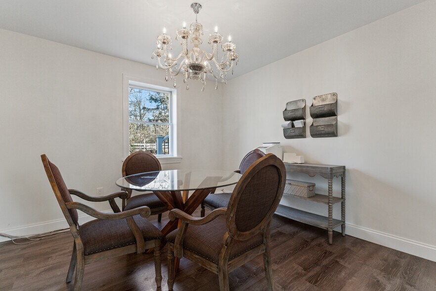 593 Ramapo Valley Rd, Oakland, NJ à louer - Photo de l’immeuble – Image 1 sur 56