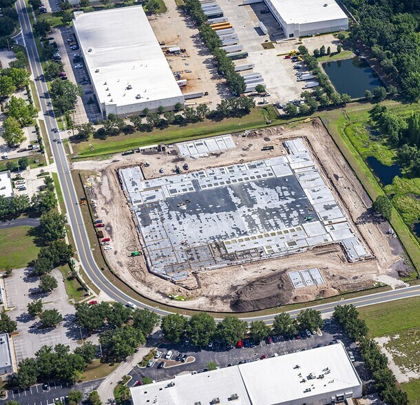 4210 S Pipkin Rd, Lakeland, FL à louer - Photo de l’immeuble – Image 2 sur 2