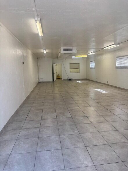 929-931 E Indian School Rd, Phoenix, AZ à louer - Photo de l’immeuble – Image 3 sur 5