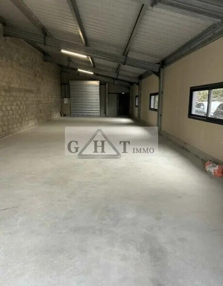 Industriel/Logistique dans Creil à louer - Photo de l’immeuble – Image 2 sur 4