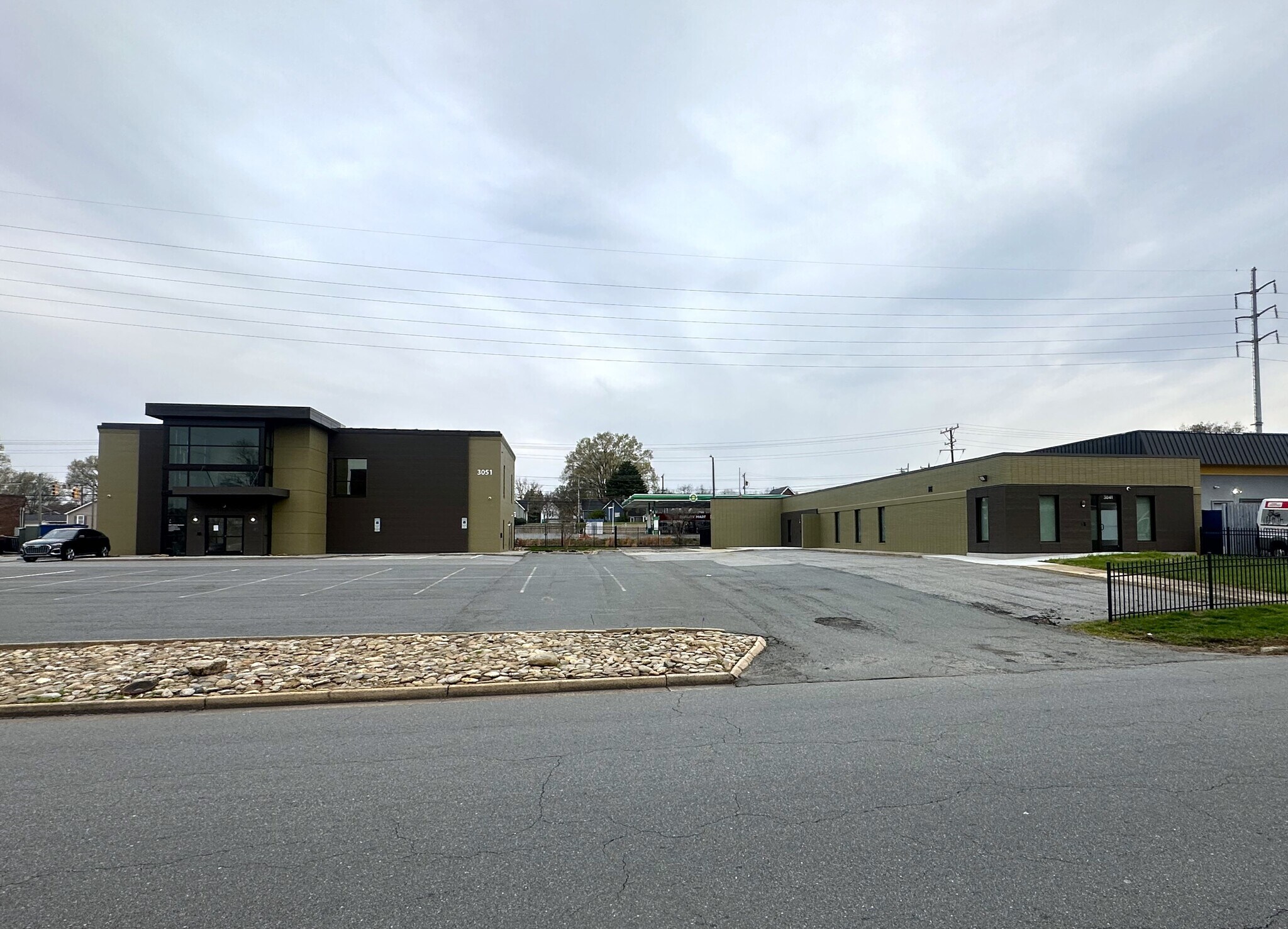 Two Building Portfolio - Office/Medical portefeuille de 2 biens à vendre sur LoopNet.fr Photo de l’immeuble– Image 1 sur 15