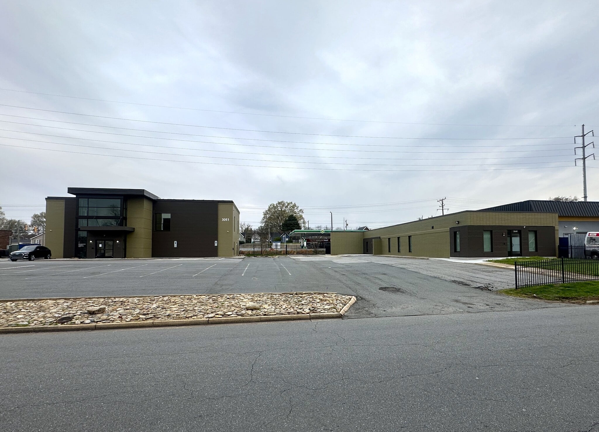 Two Building Portfolio - Office/Medical portefeuille de 2 biens à vendre sur LoopNet.fr Photo principale– Image 1 sur 15