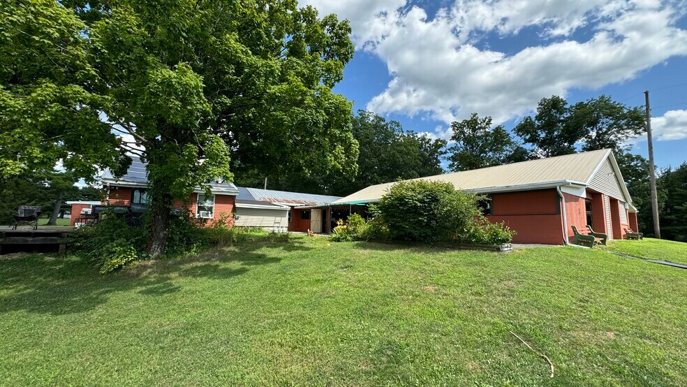 104 Bady Ln, Wind Gap, PA à vendre - Photo de l’immeuble – Image 3 sur 109