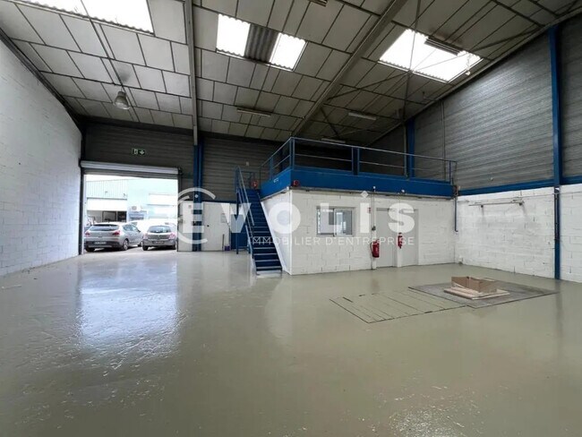 Plus de détails pour Bureau, Local d'activités à louer