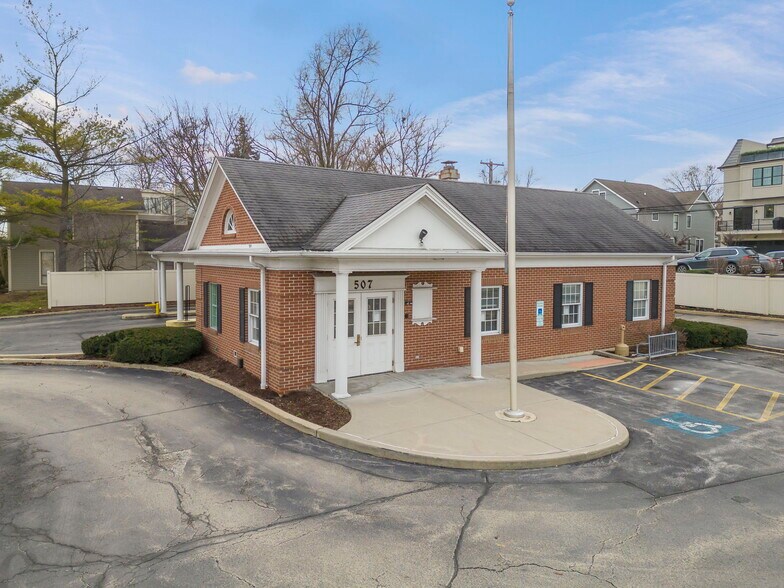 507 S Washington St, Naperville, IL à louer - Photo de l’immeuble – Image 2 sur 10