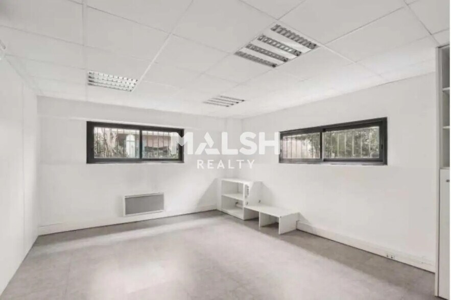 Bureau dans Villeurbanne à louer - Photo de l’immeuble – Image 3 sur 15
