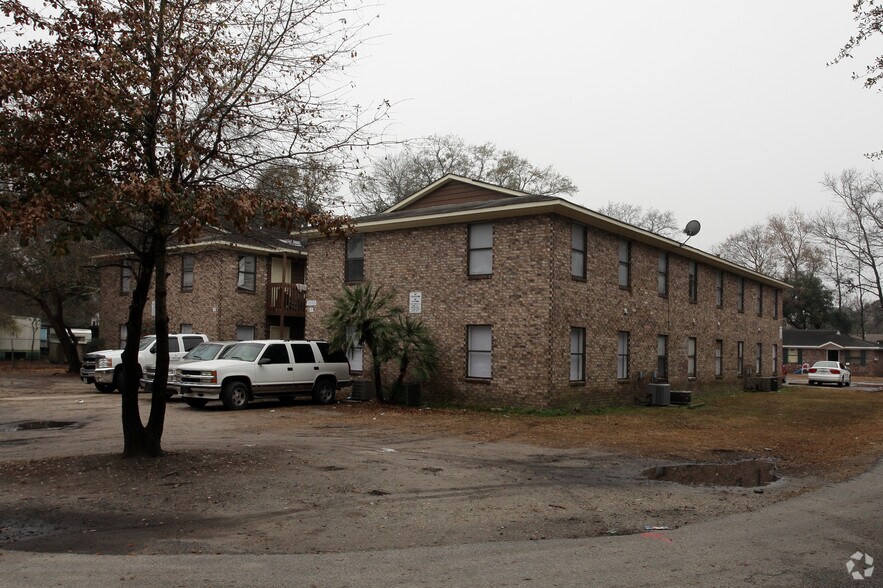 5555 Mole Ln, Charleston, SC à vendre - Photo de l’immeuble – Image 2 sur 7