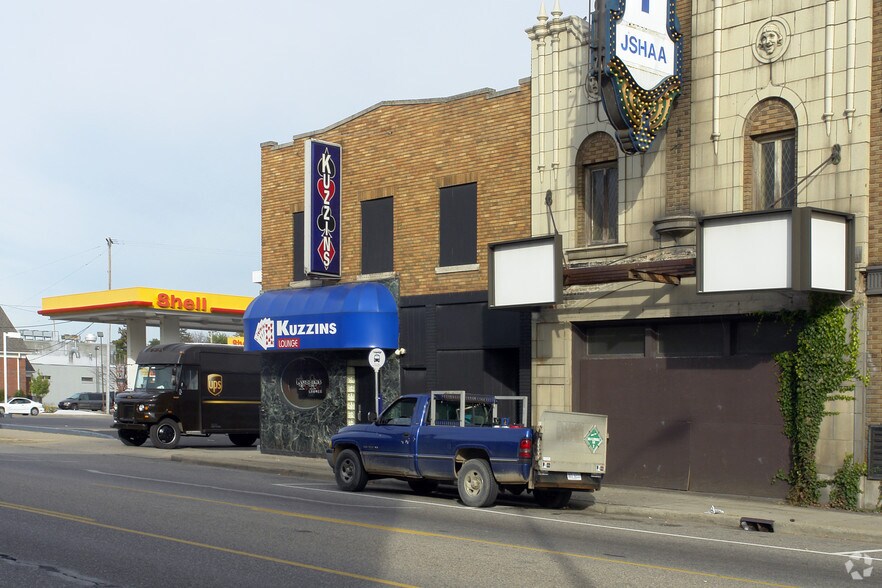 741 Leonard St NW, Grand Rapids, MI à vendre - Photo de l’immeuble – Image 3 sur 4