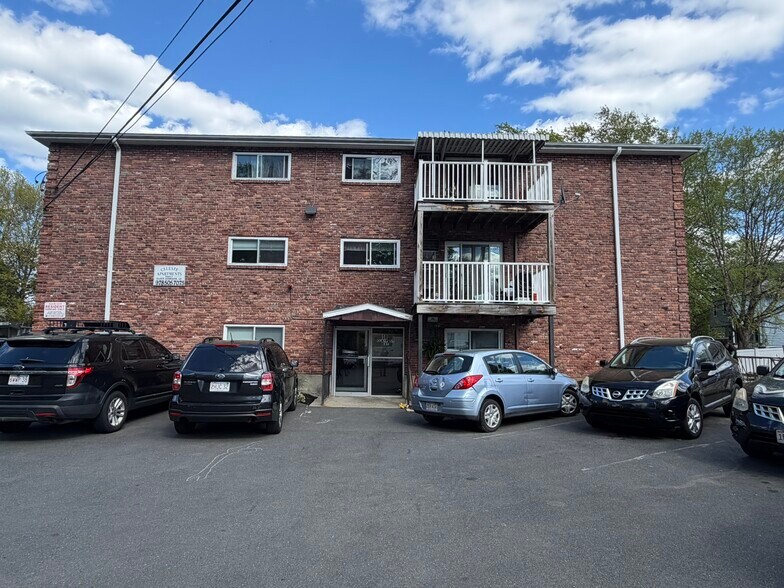 38 Clapp St, Malden, MA à vendre - Photo de l’immeuble – Image 2 sur 15