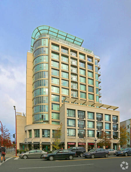 780 Johnson St, Victoria, BC à louer - Photo de l’immeuble – Image 3 sur 5