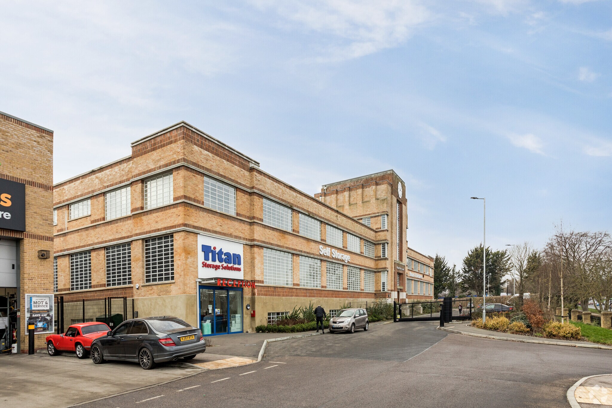 Edgington Way, Sidcup à louer Photo principale– Image 1 sur 4
