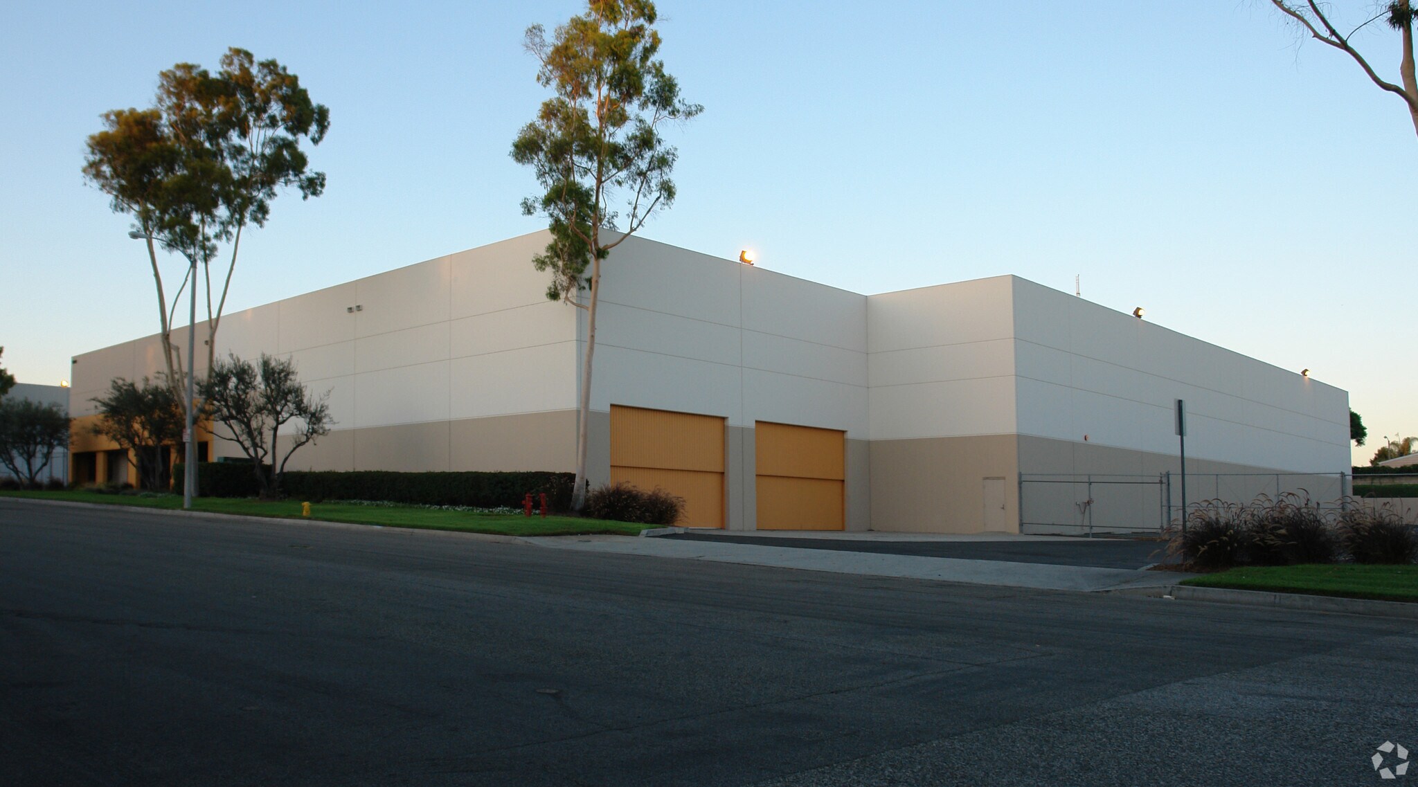 19060 S Dominguez Hills Dr, Compton, CA à vendre Photo de l’immeuble– Image 1 sur 29