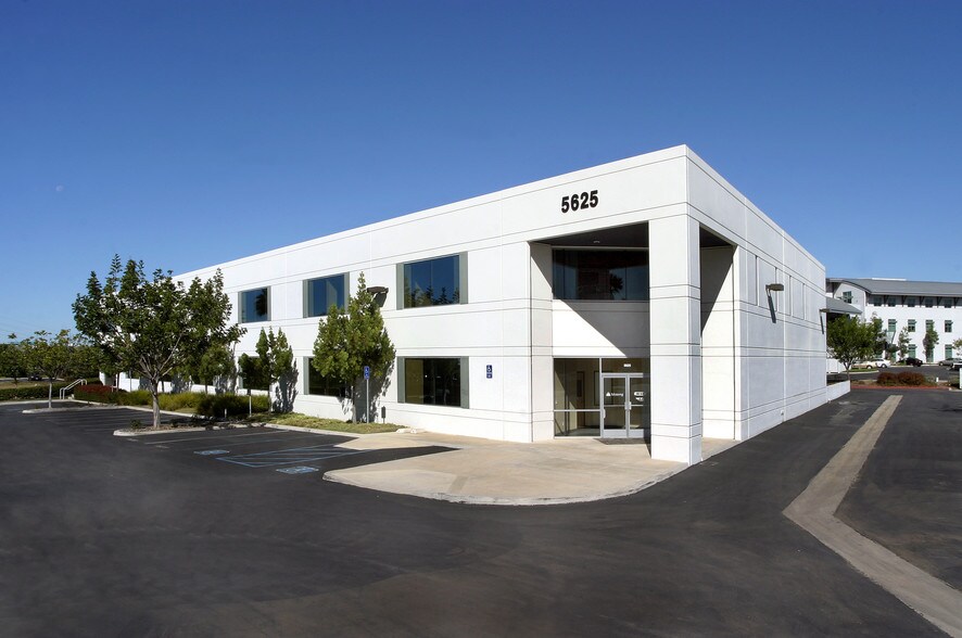 5625-5629 Copley Dr, San Diego, CA à louer - Photo de l’immeuble – Image 3 sur 10