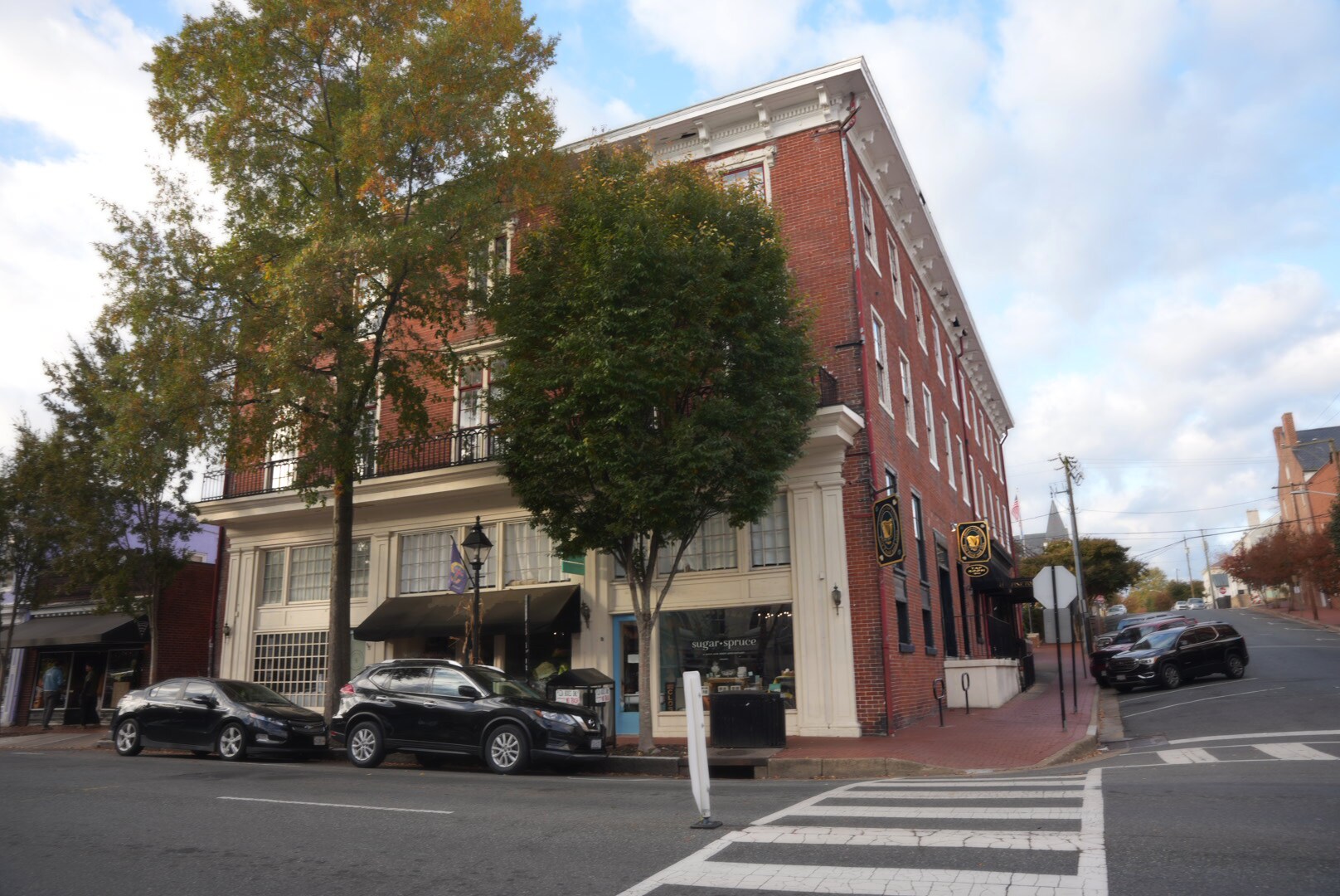 726 Caroline St, Fredericksburg, VA à louer Photo principale– Image 1 sur 9