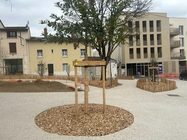 Plus de détails pour Local commercial à louer