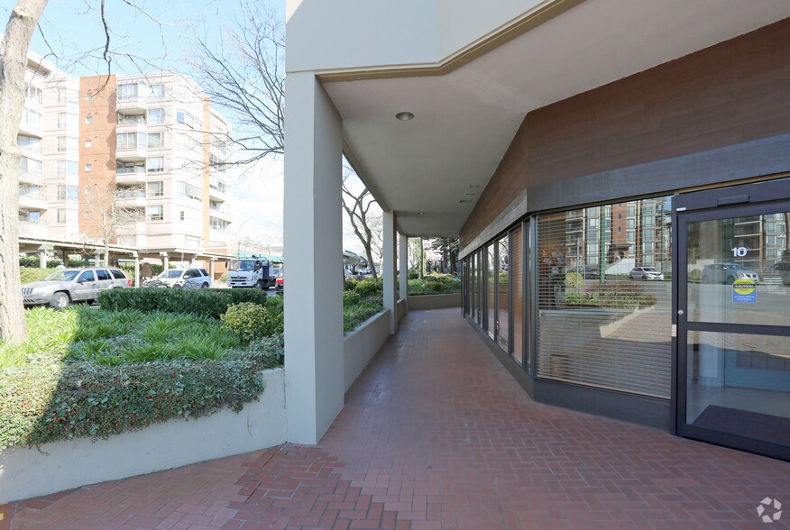 1480 Foster St, White Rock, BC à louer - Photo de l’immeuble – Image 3 sur 12