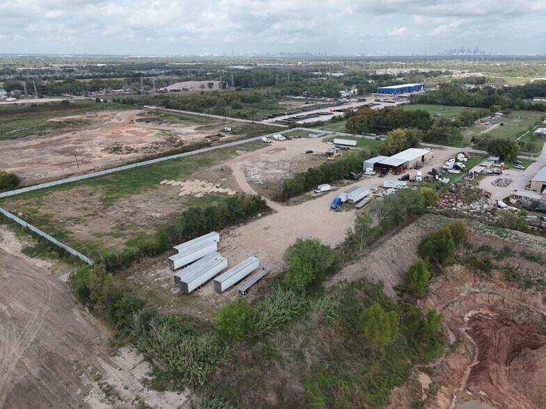 5720 Allison Rd, Houston, TX à louer - Photo de l’immeuble – Image 2 sur 28
