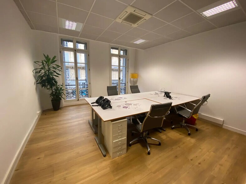 Bureau dans Marseille à louer - Photo de l’immeuble – Image 3 sur 7