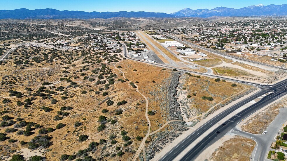 Ranchero Rd, Hesperia, CA à vendre - Photo de l’immeuble – Image 3 sur 8