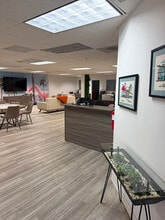 73733 Fred Waring Dr, Palm Desert, CA à louer Photo intérieure– Image 2 sur 17