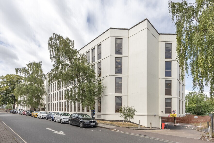 Wellington St, Cheltenham à louer - Photo de l’immeuble – Image 3 sur 4