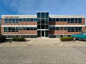 26075 Woodward Ave, Huntington Woods, MI à louer Photo de l’immeuble– Image 1 sur 24